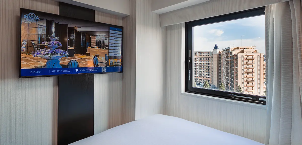 DOUBLE ROOM